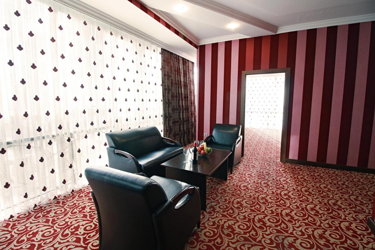New Baku Hotel Exterior foto