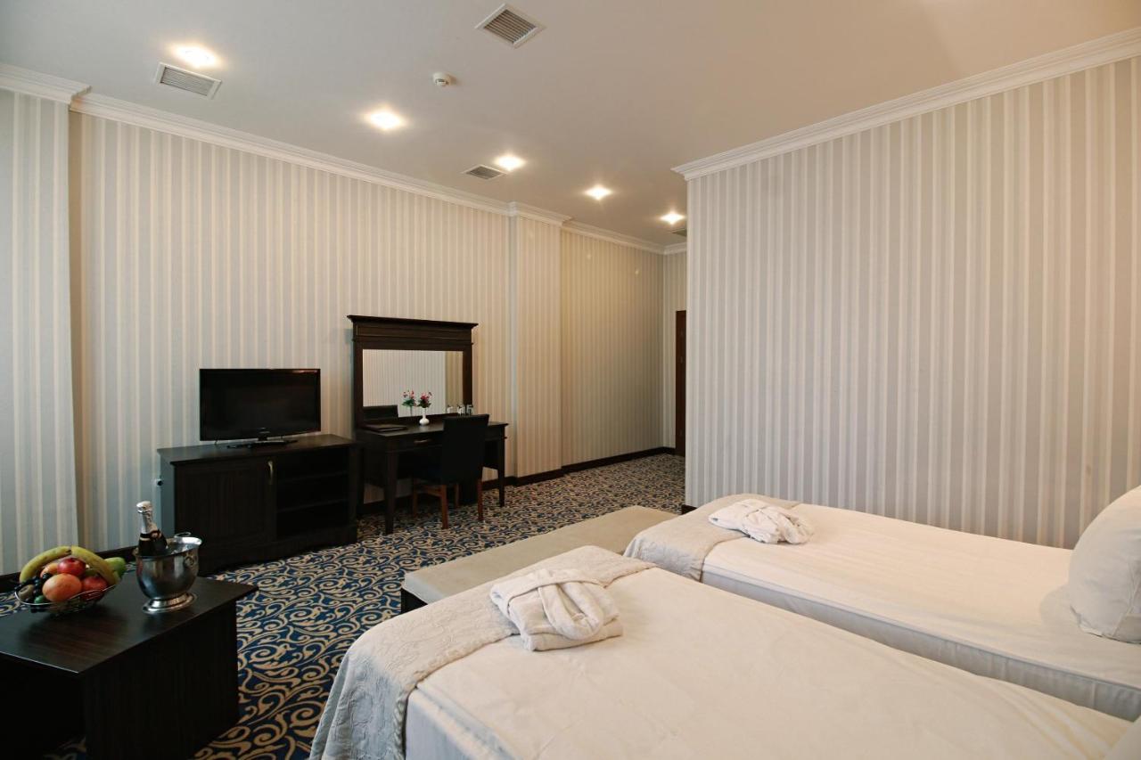New Baku Hotel Exterior foto
