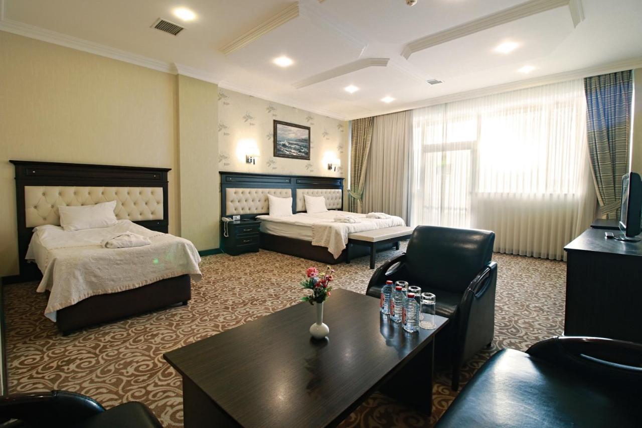 New Baku Hotel Exterior foto